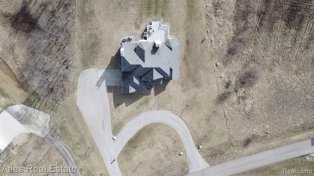 5064 Hidden Ridge Drive, Metamora, MI 48455 — Photo 12