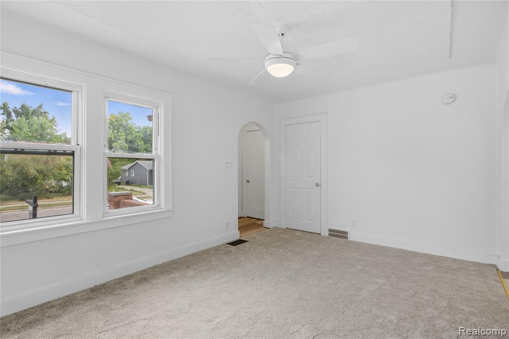 794 Clara Avenue, Pontiac, MI 48340 — Photo 3
