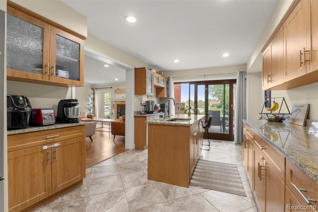 3011 Lindenwood Drive, Dearborn, MI 48120 — Photo 11