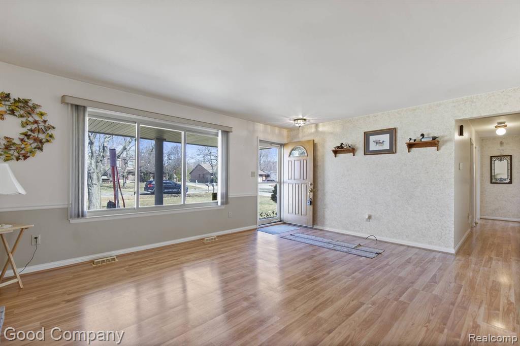 48164 MALLARD Drive, Chesterfield, MI 48047 — Photo 8