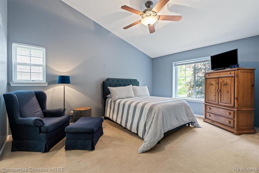4709 Greenview Court, Commerce Twp, MI 48382 — Photo 18
