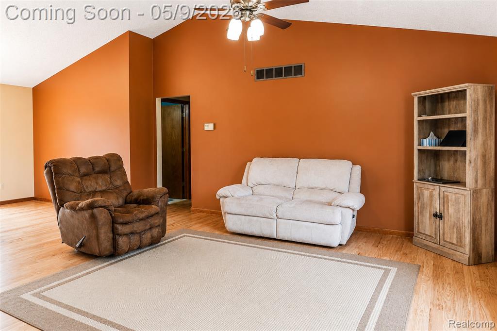 11119 Garrett Drive, Fowlerville, MI 48836 — Photo 9