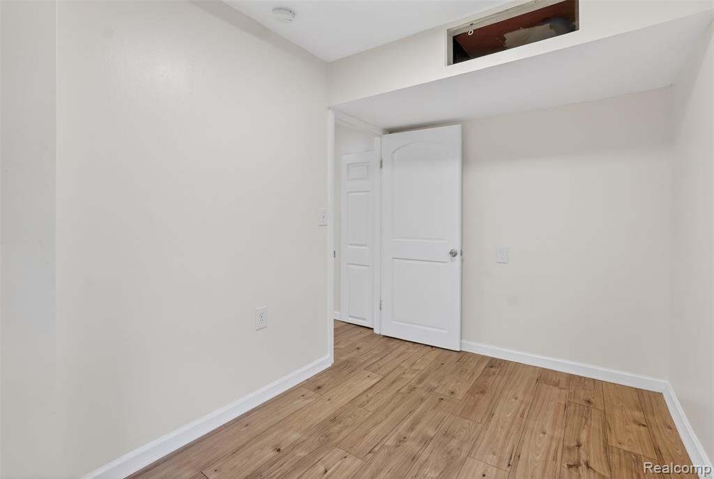 4910 HUGHES Road, Lansing, MI 48910 — Photo 12