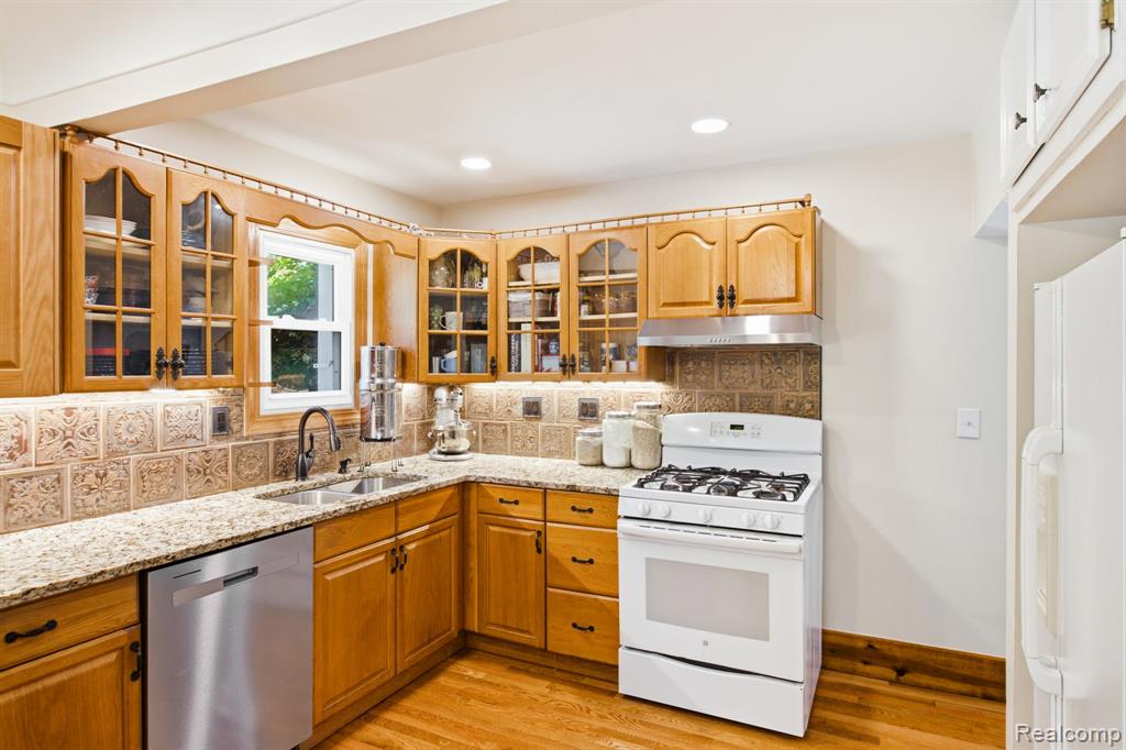 5275 Gratiot Avenue, St. Clair, MI 48079 — Photo 6