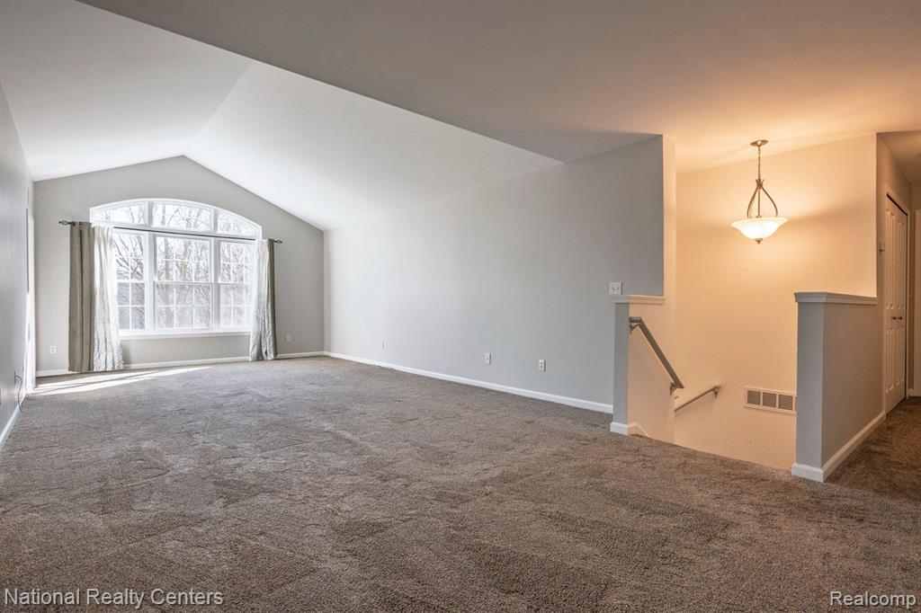 693 ABBINGTON Court, Howell, MI 48843 — Photo 26