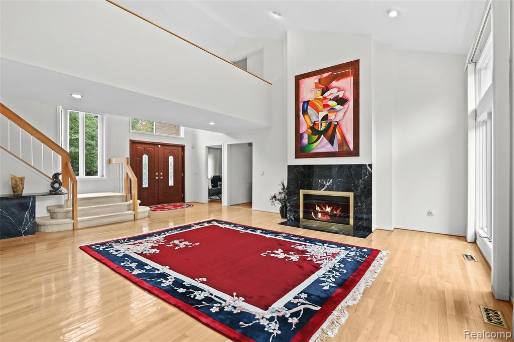 6034 Beachwood Drive, West Bloomfield, MI 48324 — Photo 5