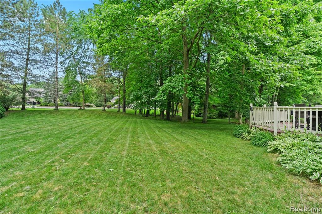 4583 Racewood Drive, Commerce Twp, MI 48382 — Photo 33