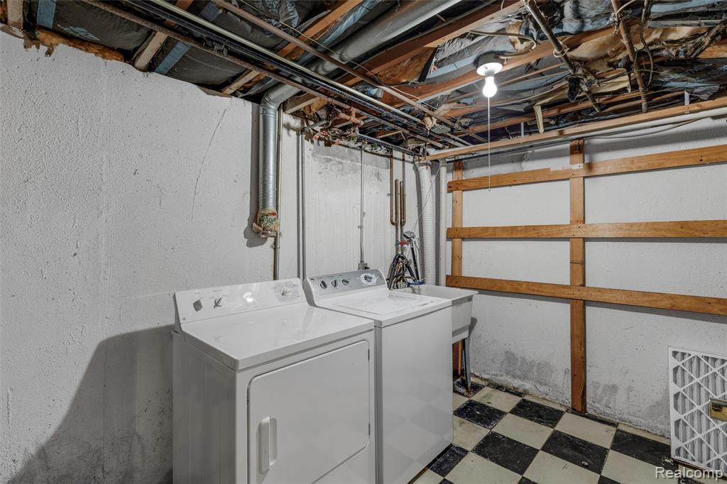 42467 Eldon Avenue, Clinton Twp, MI 48038 — Photo 34