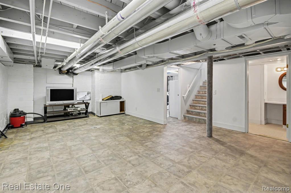 5840 Inkster Road, West Bloomfield, MI 48323 — Photo 39