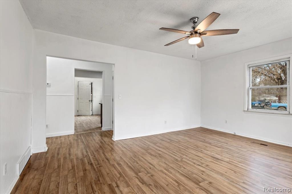4203 Minerva Drive, Flint, MI 48504 — Photo 3