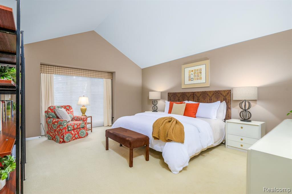 2462 HICKORY GLEN Drive, Bloomfield Hills, MI 48304 — Photo 17