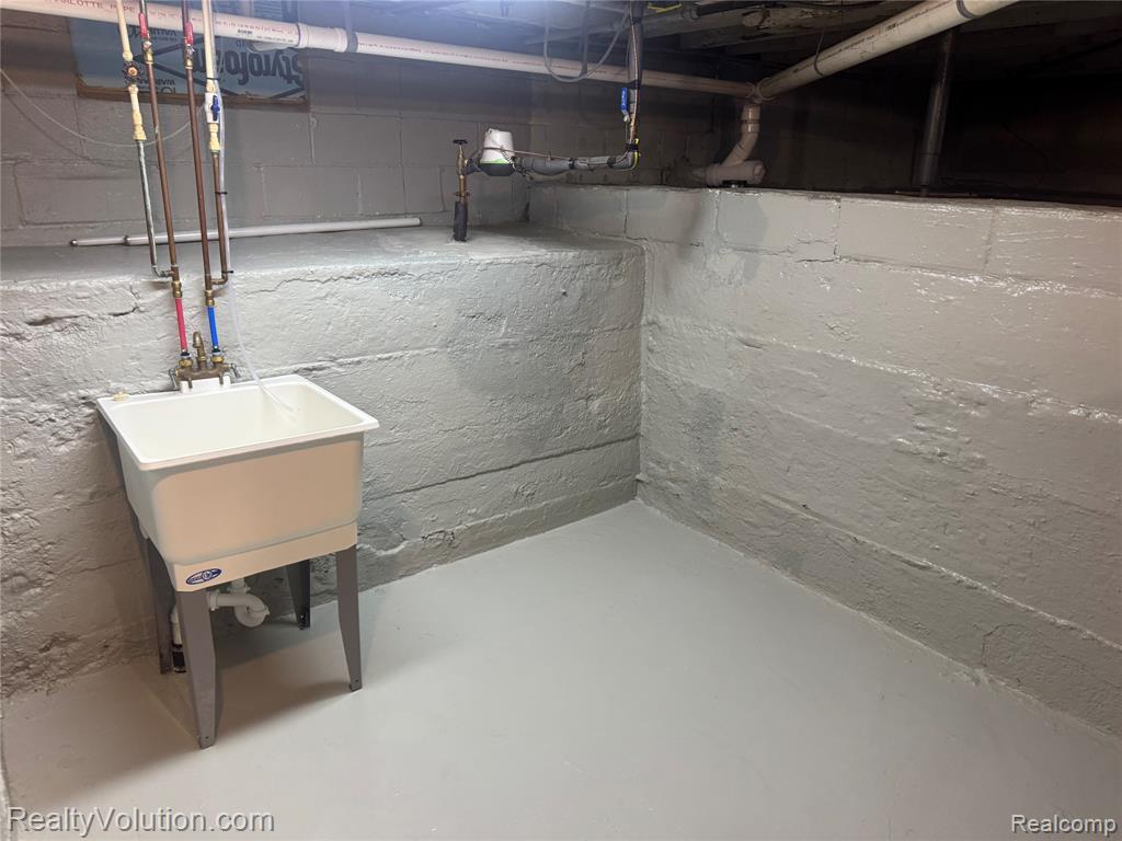 727 W Park Street, Lapeer, MI 48446 — Photo 22
