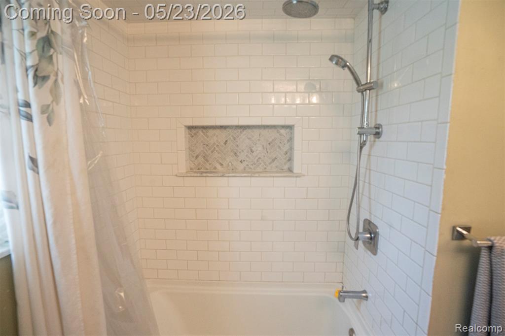 530 Sheffield Drive, Madison Heights, MI 48071 — Photo 34
