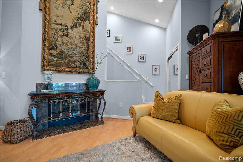 7975 Woodingham, West Bloomfield, MI — Photo 4