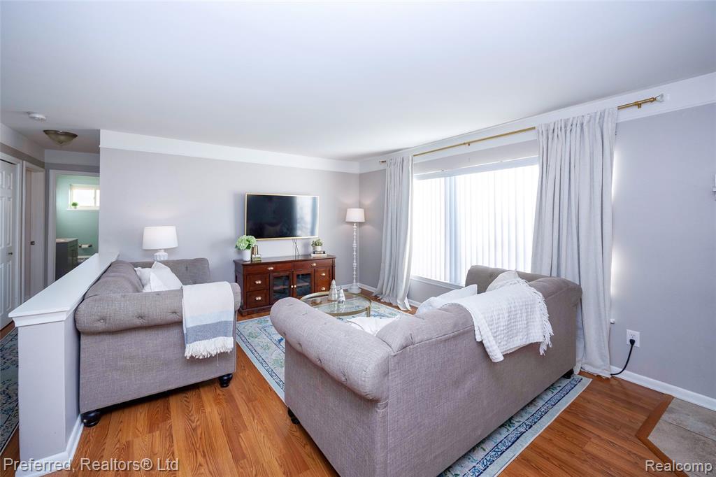 8516 N Hubbard Street, Westland, MI — Photo 9