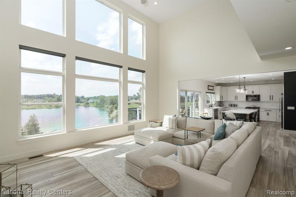 9869 Dartmouth Road, Clarkston, MI 48348 — Photo 9
