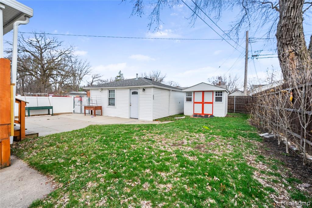 31344 Rosslyn Avenue, Garden City, MI — Photo 25