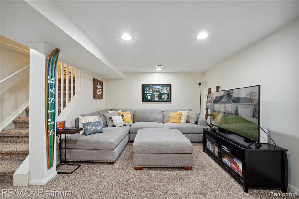 624 RIDDLE Street, Howell, MI 48843 — Photo 21