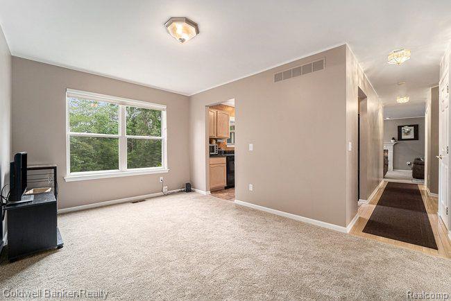 1677 NORTON CREEK Court, Wixom, MI 48393 — Photo 6