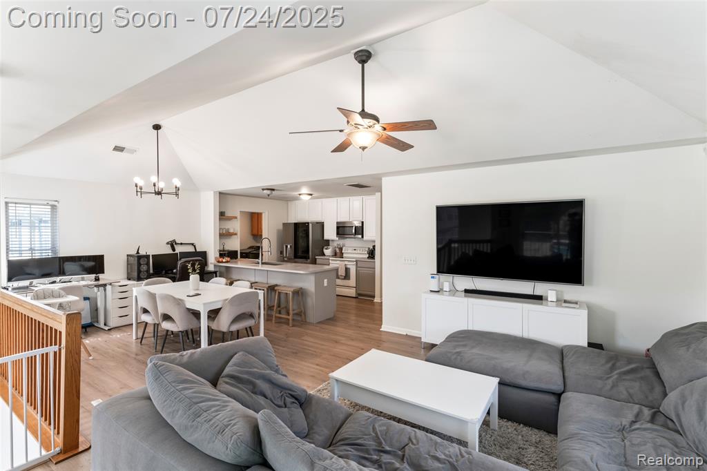 729 Amberly Dr, C, Waterford, MI 48328 — Photo 15