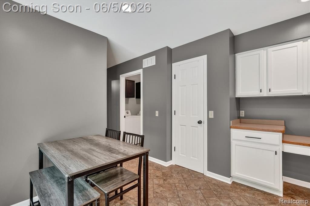 15129 Locust Grove Drive, Byron, MI 48418 — Photo 13