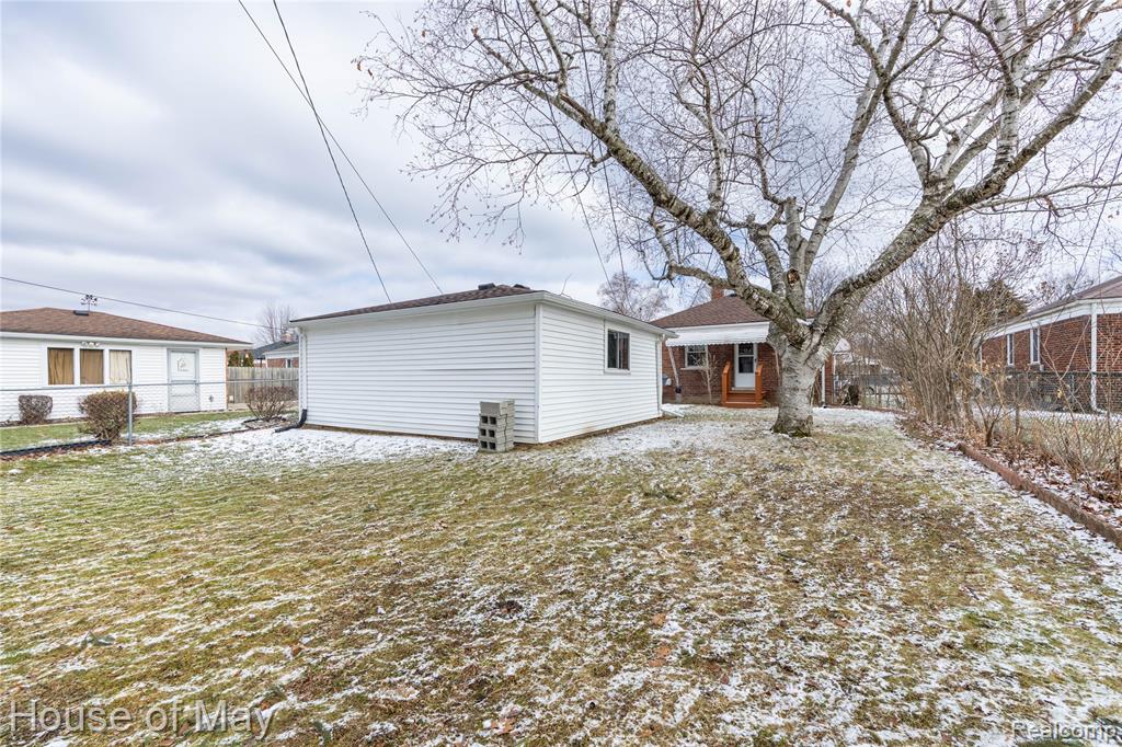 6640 Gahona Avenue, Allen Park, MI 48101 — Photo 4