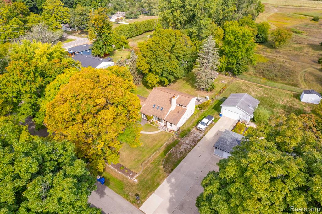 7730 Austere Drive, Waterford, MI 48329 — Photo 32