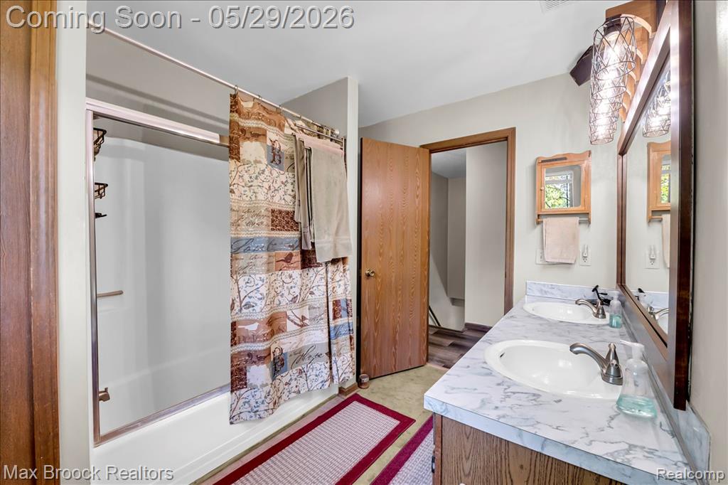 4445 E Hill Road, Grand Blanc, MI 48439 — Photo 13