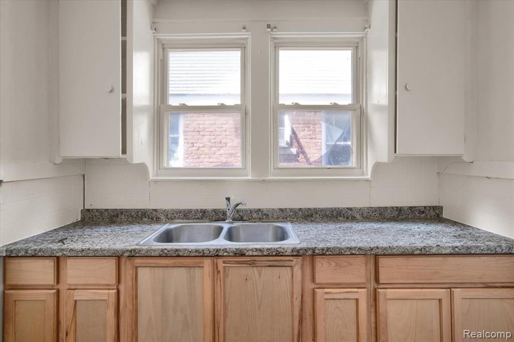 8335 Wisconsin Street, Detroit, MI 48204 — Photo 16