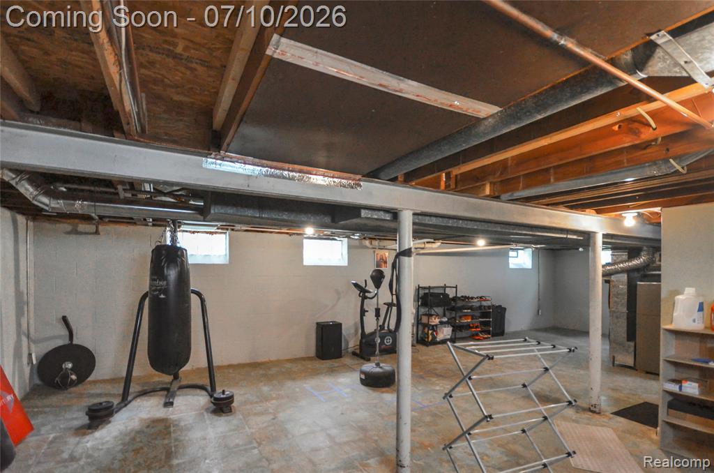 29067 Milton Avenue, Madison Heights, MI 48071 — Photo 25