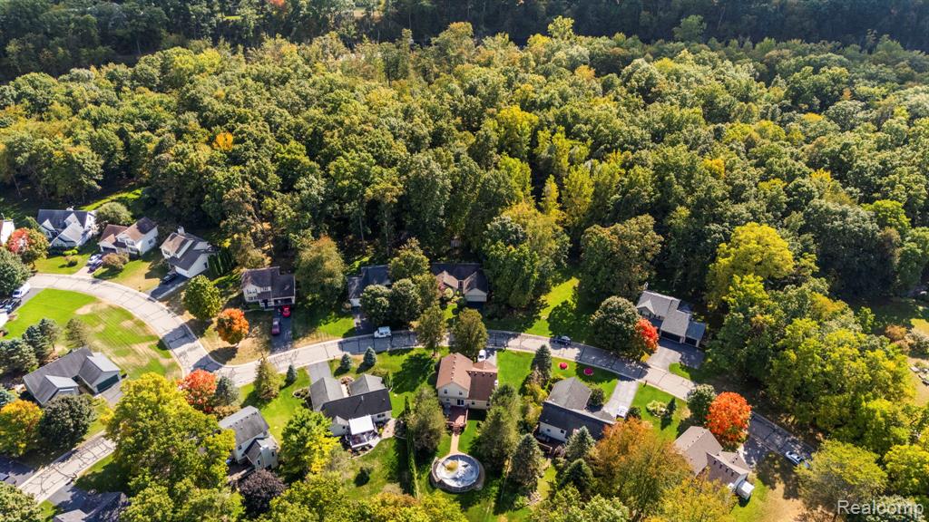 9438 Appleview Court, Brighton, MI 48116 — Photo 57