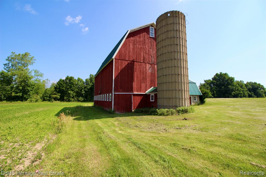 4201 N Burkhart Road, Howell, MI 48855 — Photo 39