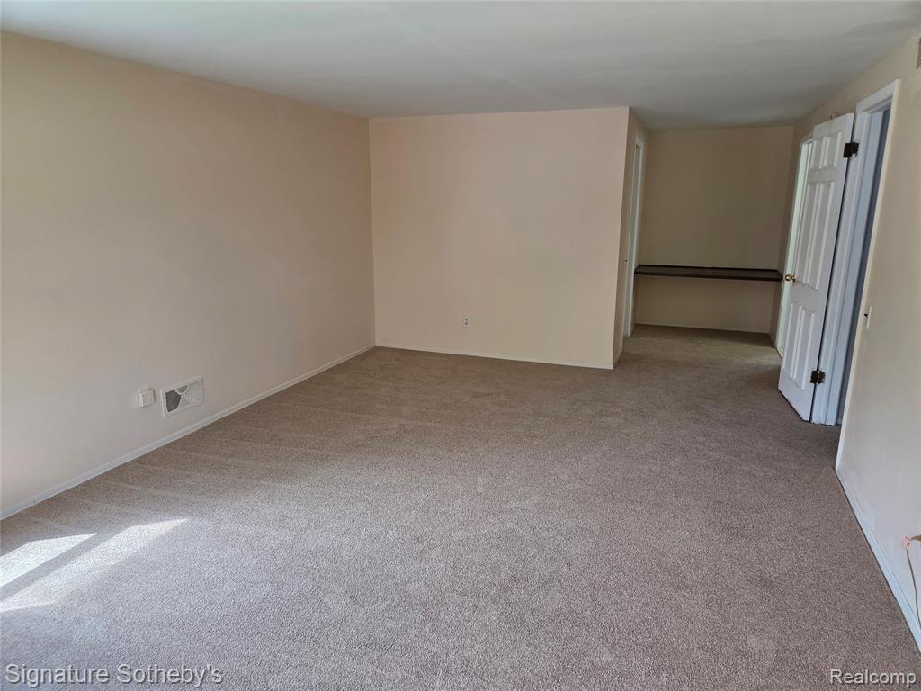 5715 Hobnail Circle, West Bloomfield, MI — Photo 22