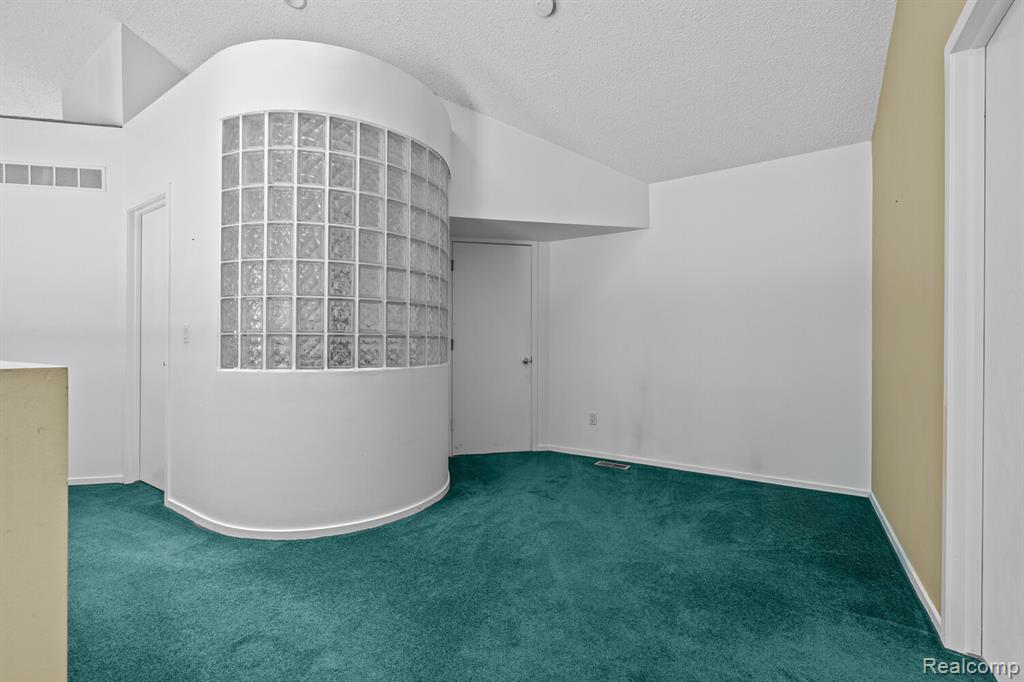10785 Oxbow Lakeshore Drive, White Lake, MI — Photo 18