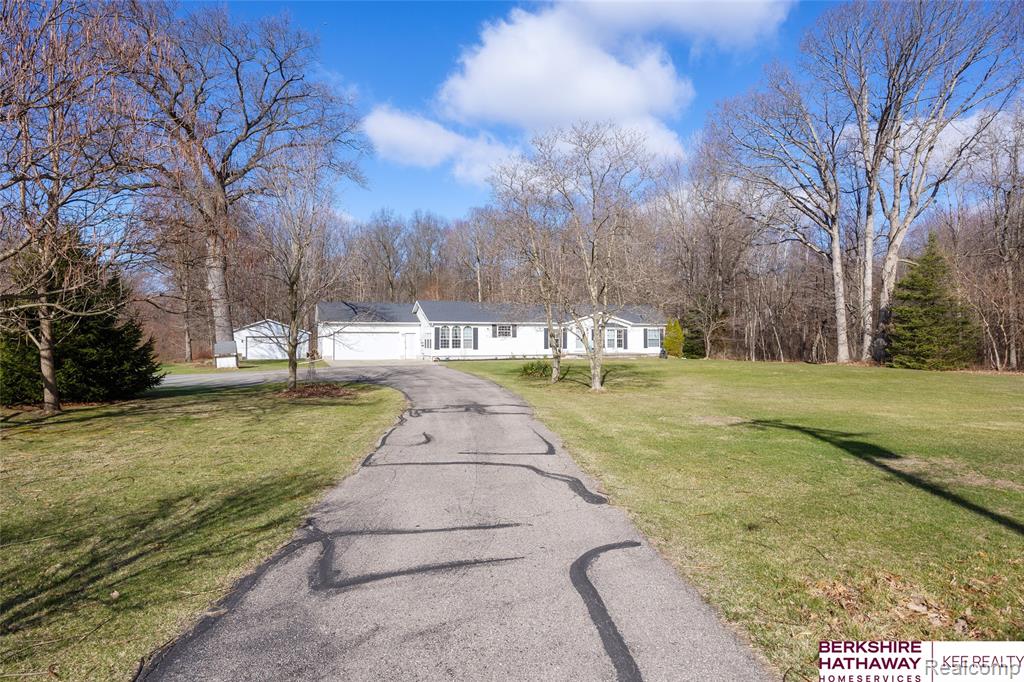 19090 Sumpter Road, Belleville, MI 48111 — Photo 3