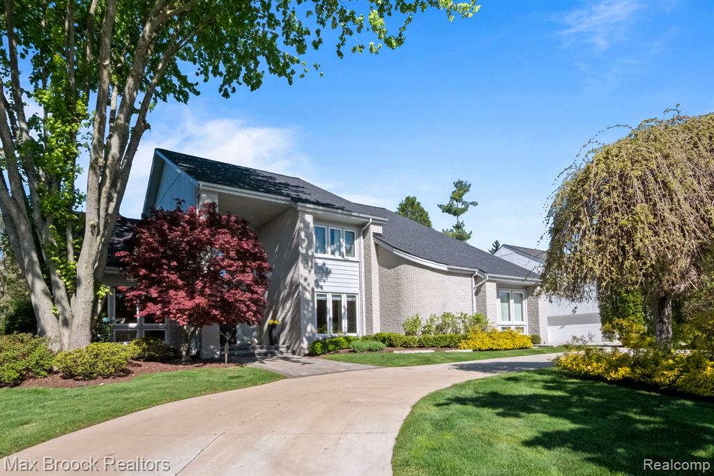 6566 Bristol Drive, West Bloomfield, MI — front exterior