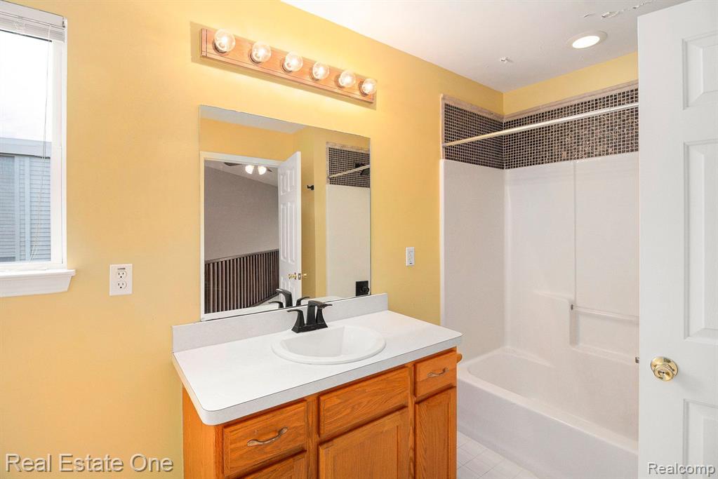 520 N REESE Street, South Lyon, MI 48178 — Photo 20