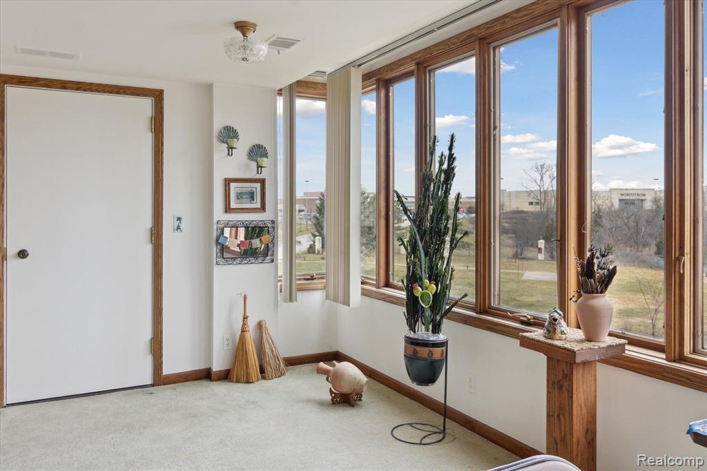 43050 12 Oaks Crescent Drive, 3044, Novi, MI 48377 — Photo 30