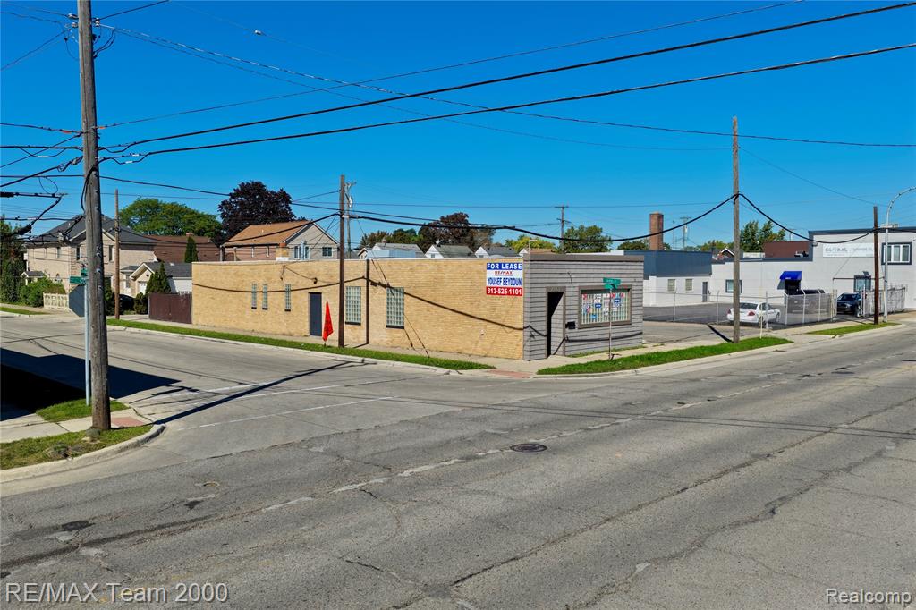 6801 Chase Road, Dearborn, MI 48126