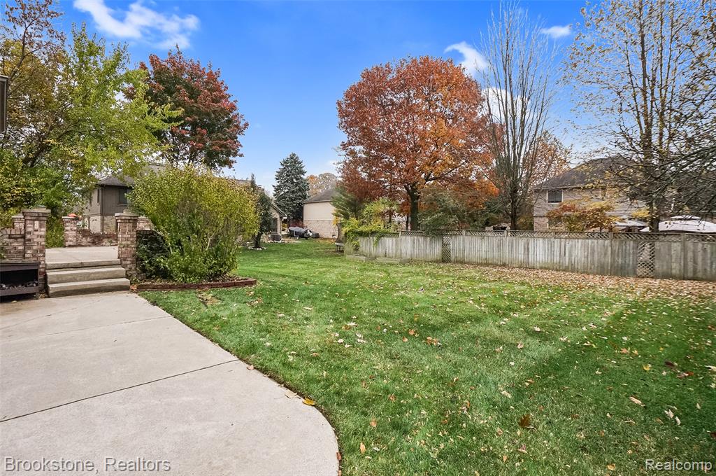 8948 Chestnut Run Drive, Shelby Twp, MI 48317 — Photo 38