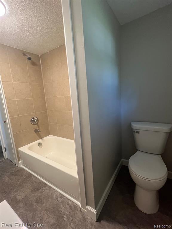 9120 GROVE Drive, Whitmore Lake, MI 48189 — Photo 13