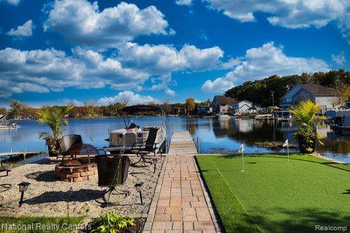 8819 LAGOON Drive, Brighton, MI 48116 — Photo 7