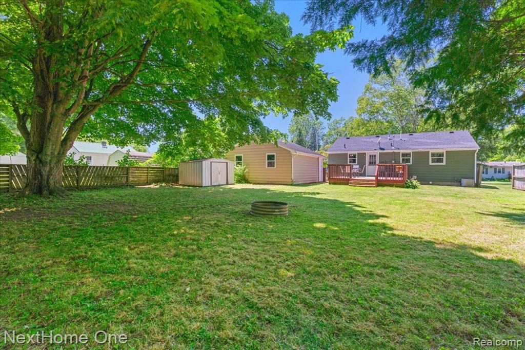 418 N HOWARD, Webberville, MI 48892 — Photo 16