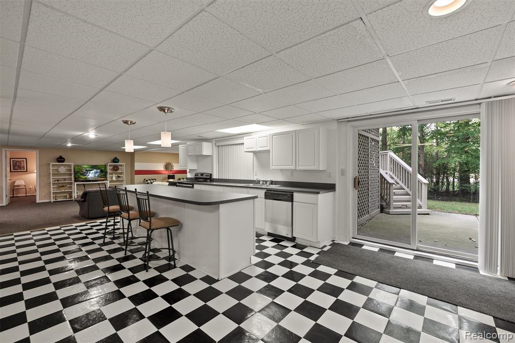 6993 Crosswell Drive, West Bloomfield, MI — Photo 37