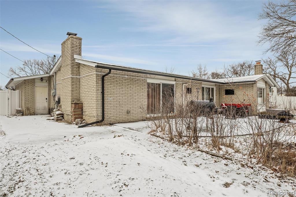 25376 Lyncastle Street, Farmington, MI, 48336