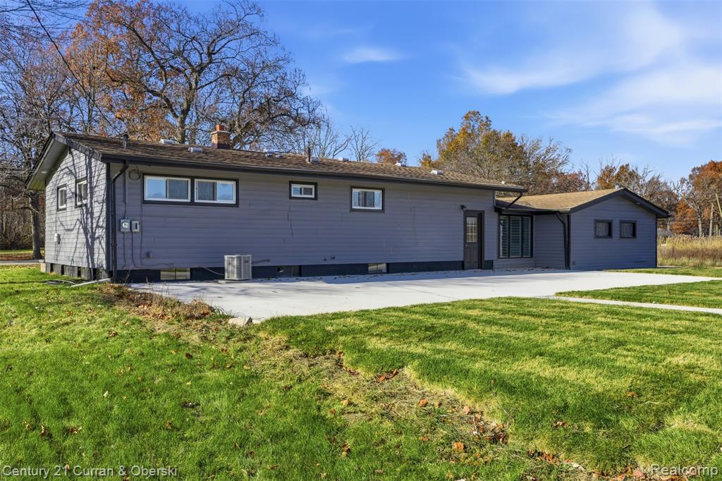 17901 Inkster Road, Brownstown, MI 48174 — Photo 37