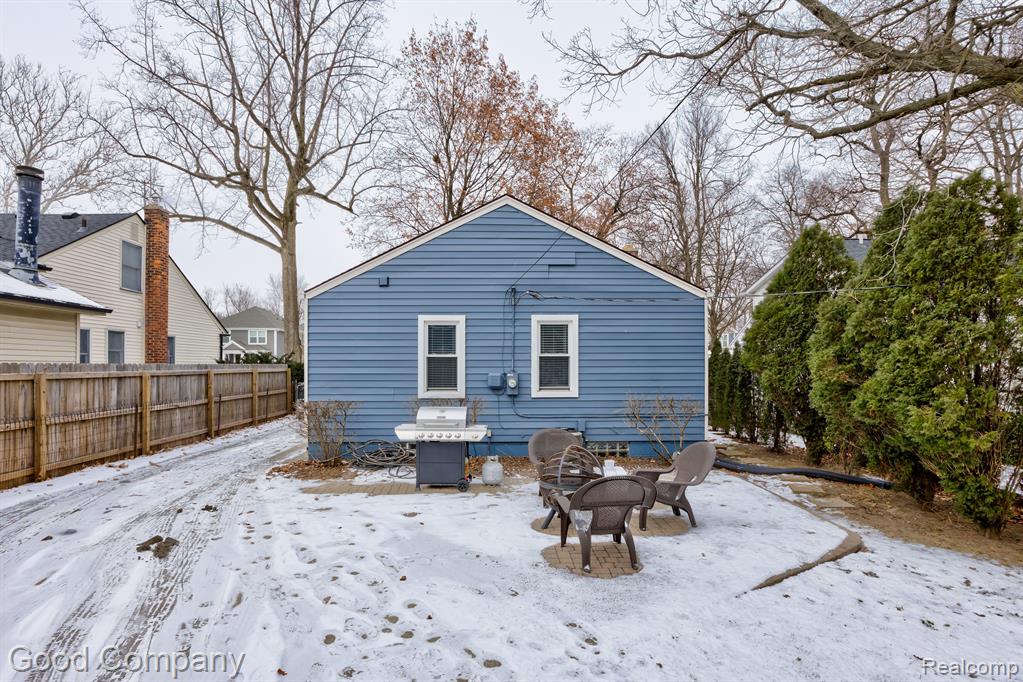 903 ROYAL Avenue, Royal Oak, MI 48073 — Photo 41