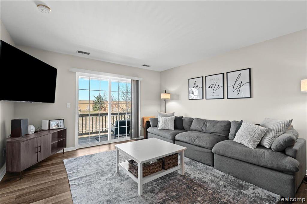273 VICTORIA Drive, Dexter, MI 48130 — Photo 10