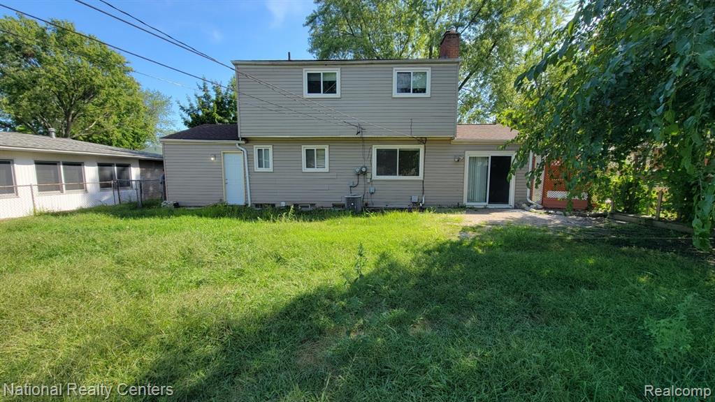 8753 LOZEN Drive, Sterling Heights, MI 48313 — Photo 22
