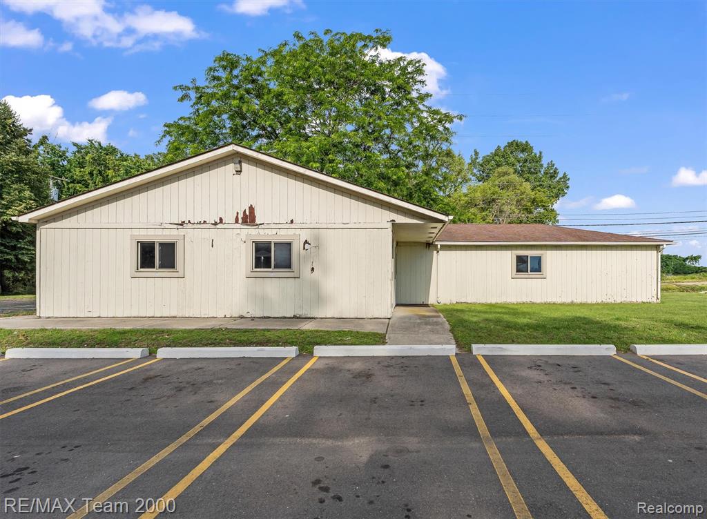49365 S Interstate 94 Service Drive, Belleville, MI 48111 — Photo 12